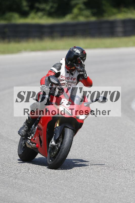 /27 12.06.2025 Ducati Schweiz Trackday Warmup  ADR/gelb-jeaune/86